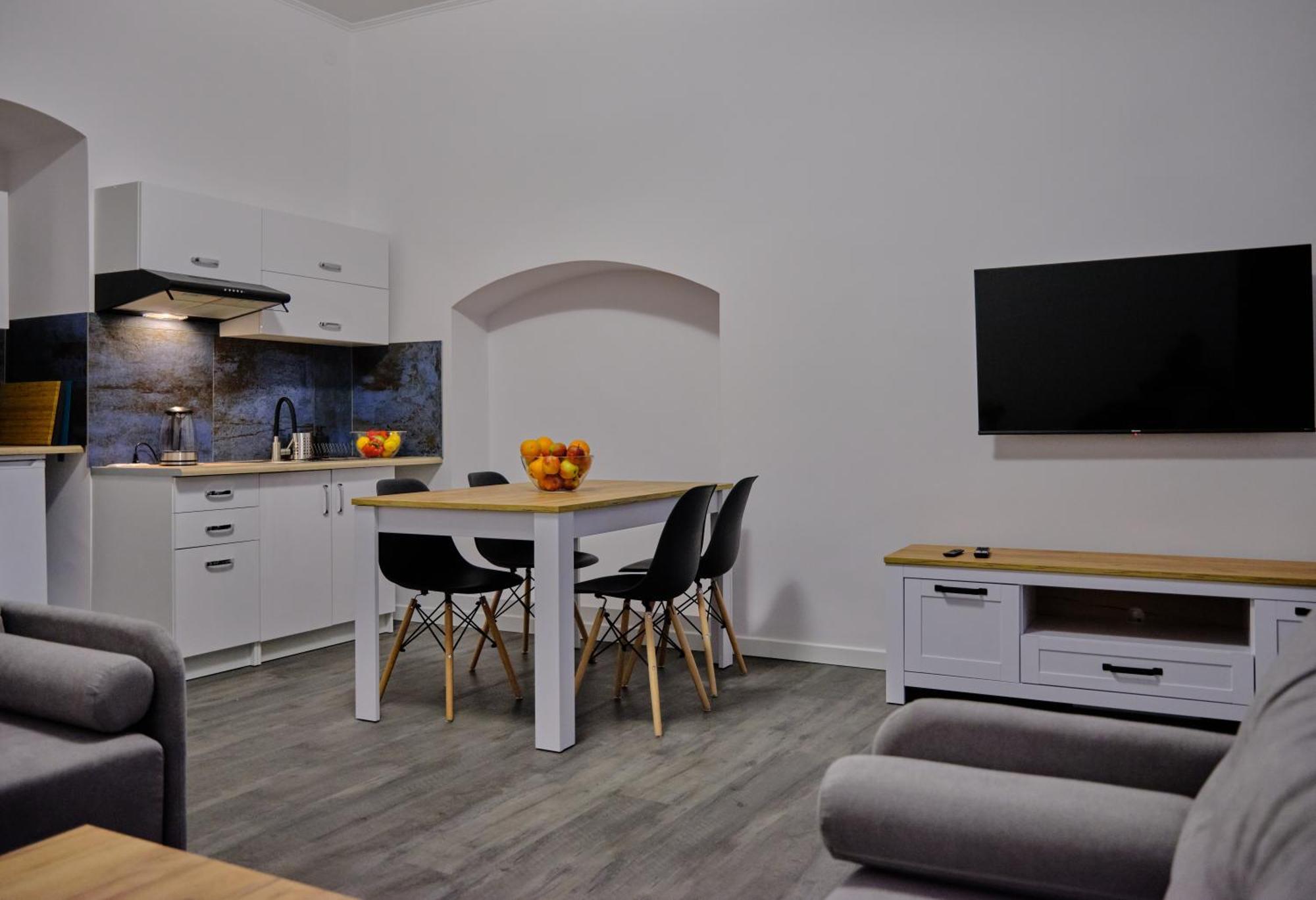 Urania Apartamenty Kowary Δωμάτιο φωτογραφία